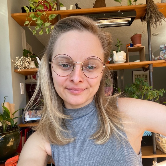 Meet your Posher, Ali - Picture 1 of 1